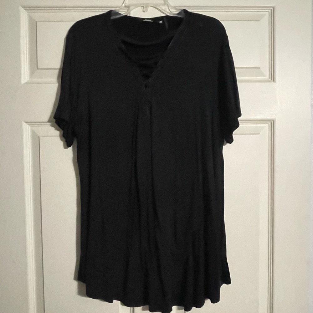 Andrew by unit lace up Vneck top
